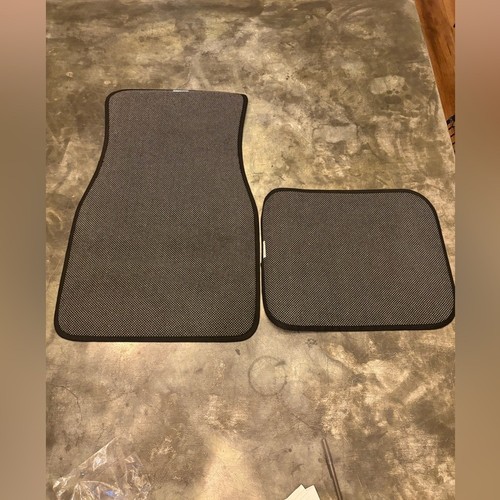Nwot car mats - mats, pieces