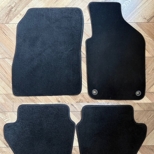 Black car floor mats - black,